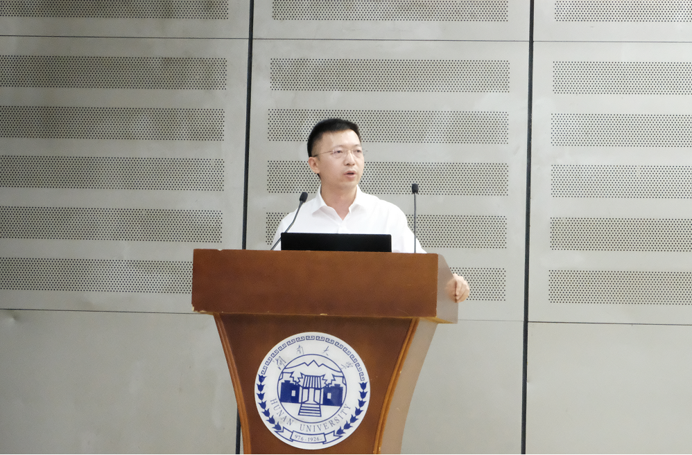 学院院长邓露,党委书记彭嘉芬,副院长华旭刚,彭晋卿,周云,院长助理周